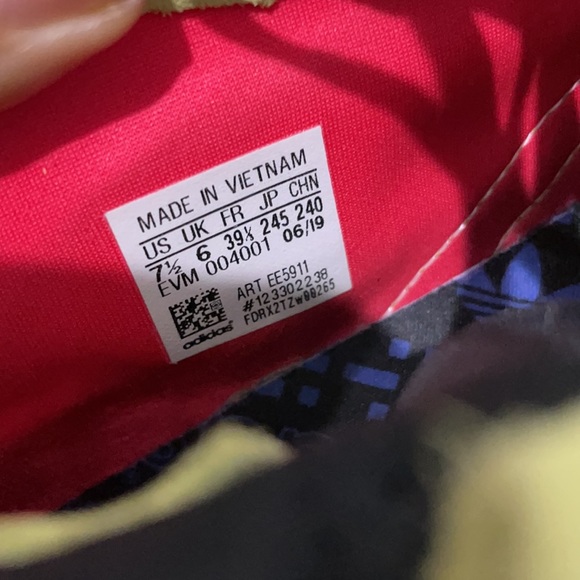 Adidas - Picture 3 of 3